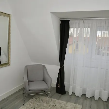 Bence Castle House Apartment *